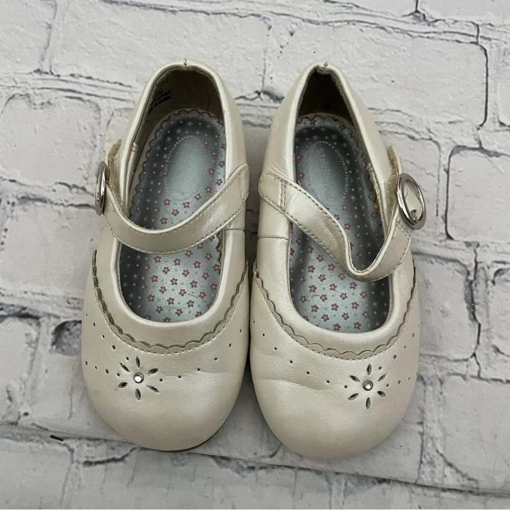 Girls Ivory Mary Jane Dress Shoes